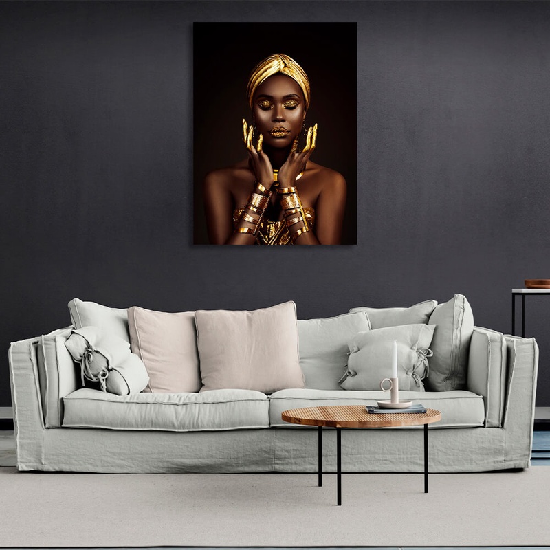 Картина на полотні дівчина смаглява із золотом, 30х40 см, Холст поліестеровий