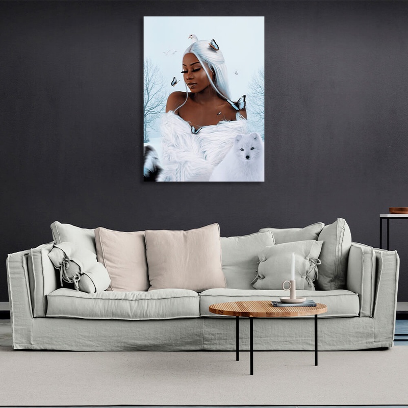 Картина на полотні інтер'єрна на стіну Красива Африканка з лисицею, метеликами та голубами, 30х40 см, Холст поліестеровий